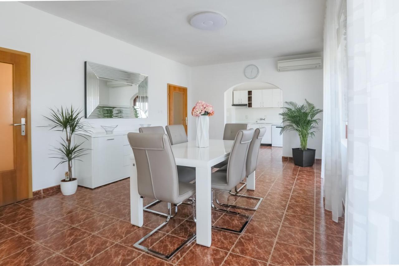 Apartments Zdenka روفينجسكو سيلو المظهر الخارجي الصورة