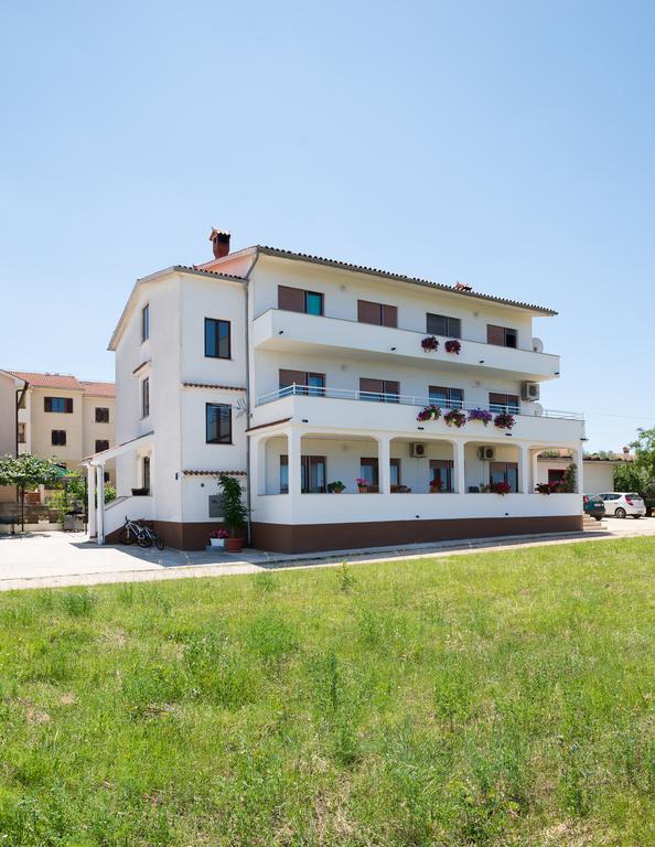 Apartments Zdenka روفينجسكو سيلو المظهر الخارجي الصورة